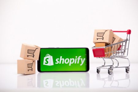 How to Start Reselling on Shopify