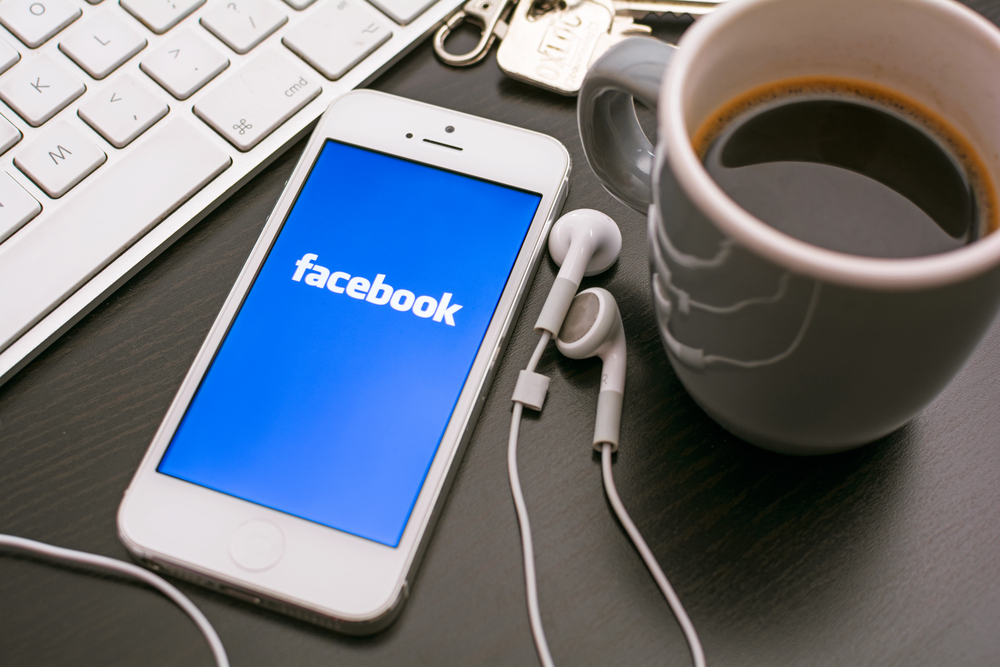 Using Facebook marketing for dropshipping success.