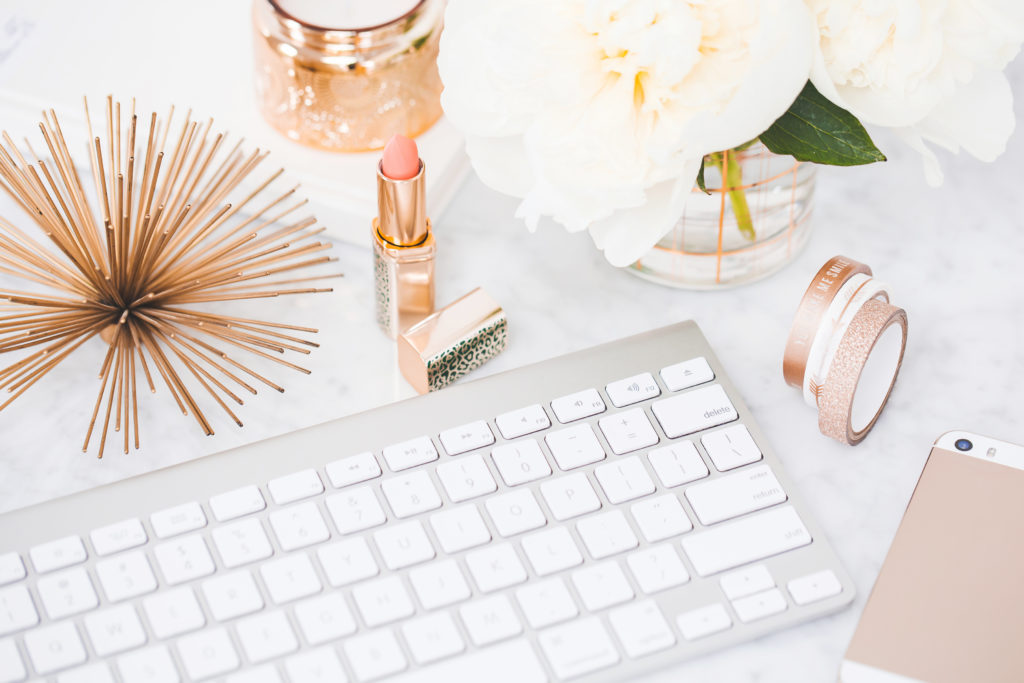 Start a beauty blog for your dropshipping store