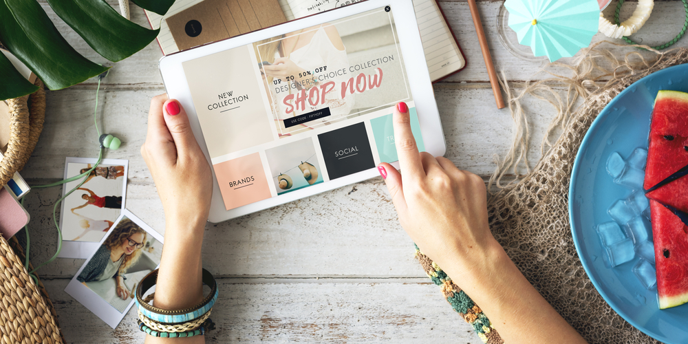 Shopify trending products_ woman shopping for products on her tablet