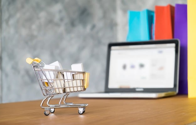 Install a shopping cart to start dropshipping 
